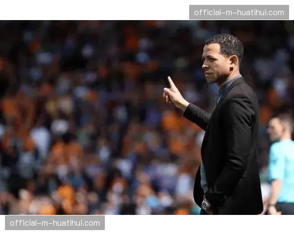 前法国国脚加盟斯特拉斯堡教练组，辅助主教练维埃拉